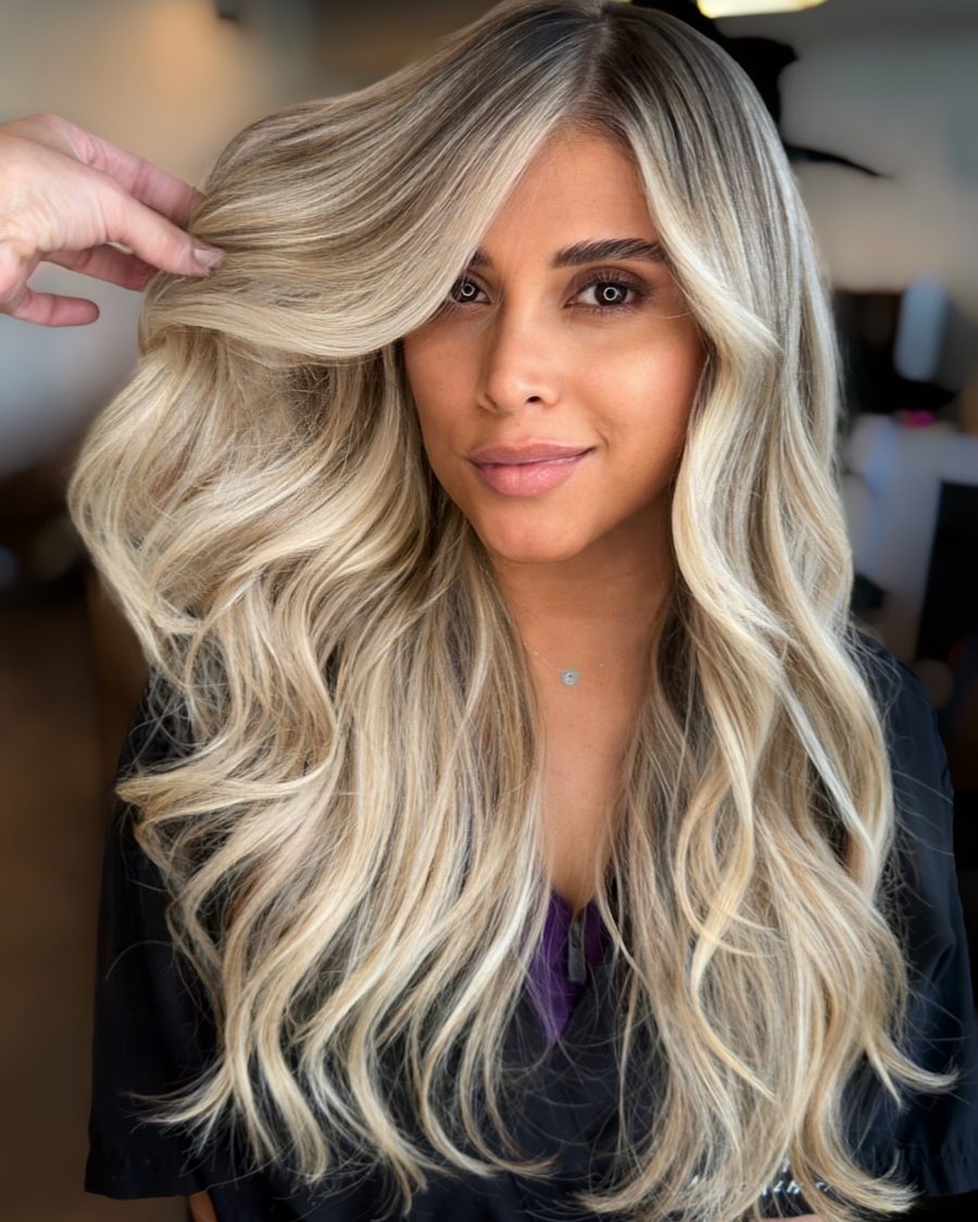 Blonde balayage result by Nayara Magalhães